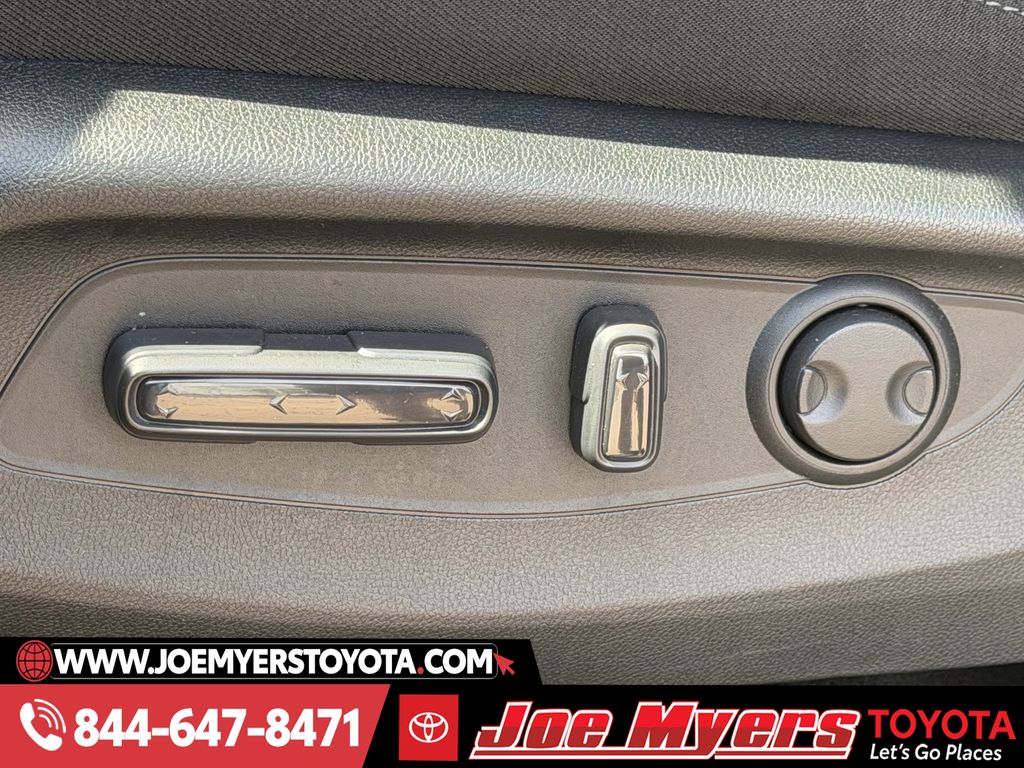 Used 2026 Urban Gray Pearl Honda EX image 26