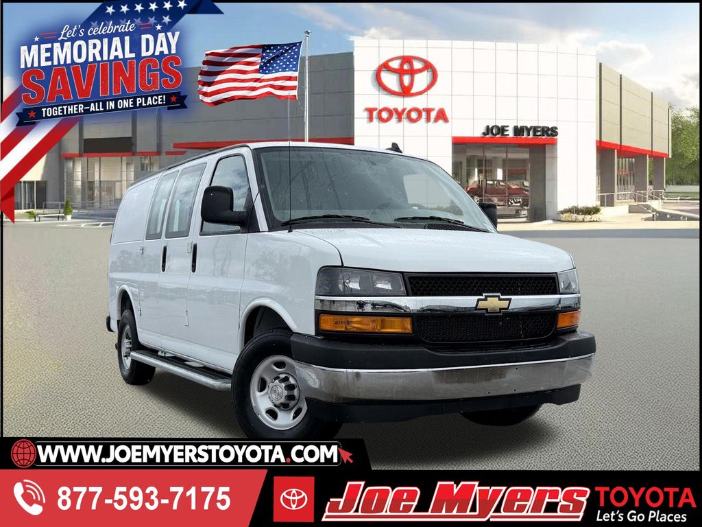 2024 Chevrolet Express 2500 Work Van HD's photo