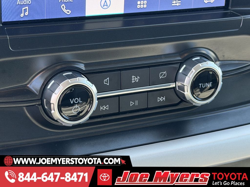 Used 2023 Oxford White Ford XLT image 20