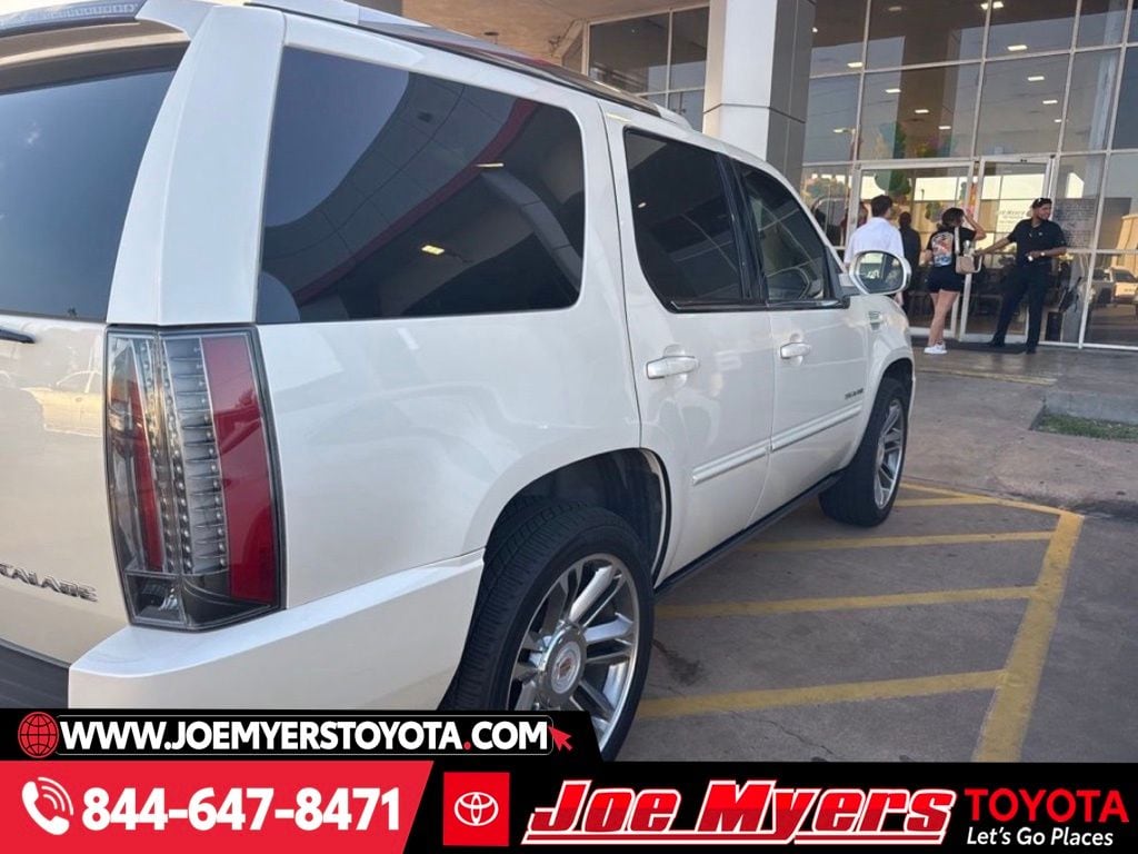 Used 2013 White Diamond Tricoat Cadillac Premium image 2