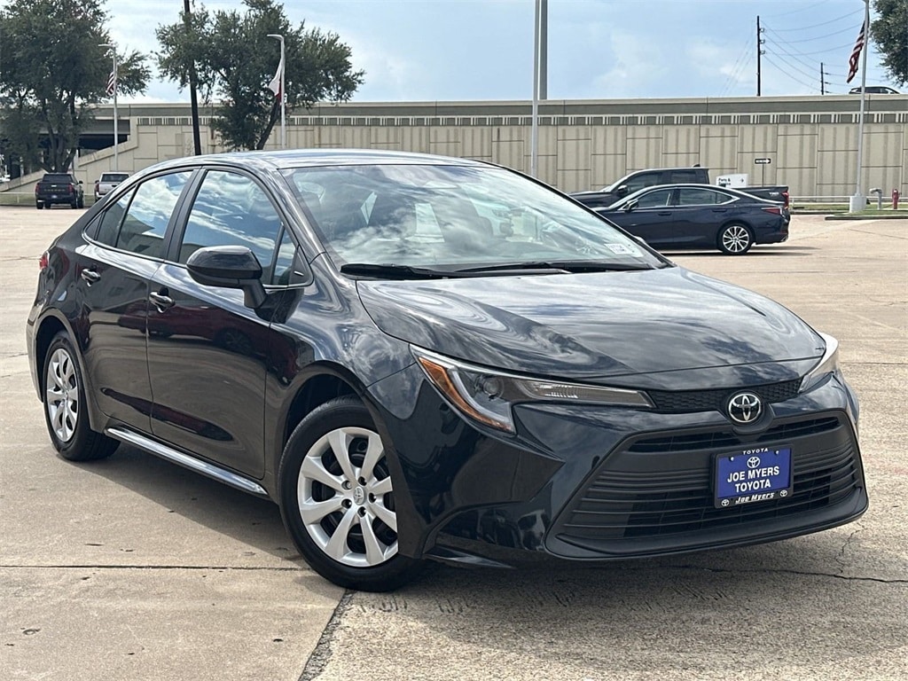 Used 2024 Toyota Corolla LE with VIN 5YFB4MDE8RP115135 for sale in Houston, TX