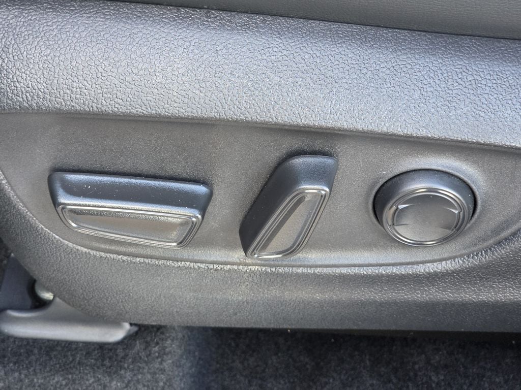 Used 2026 Pearl Toyota XLE image 28