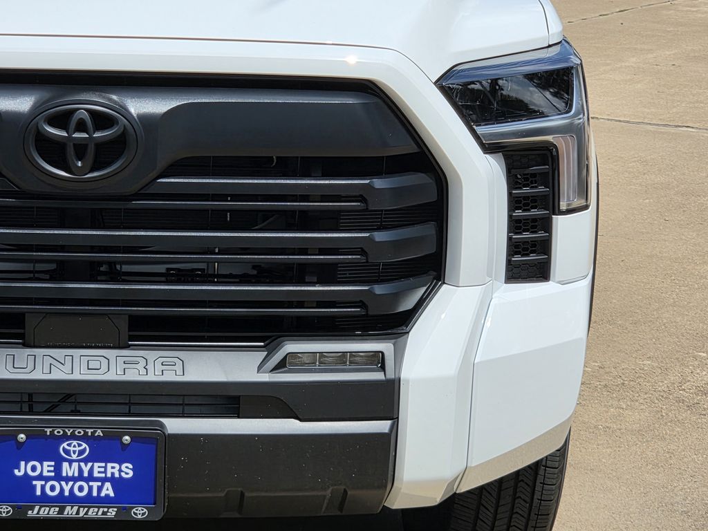 New 2026 Ice Cap Toyota SR5 image 4