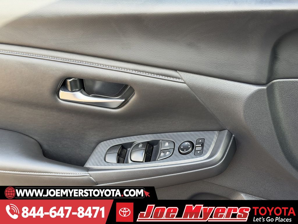 Used 2025 Rosewood Metallic Nissan SV image 26