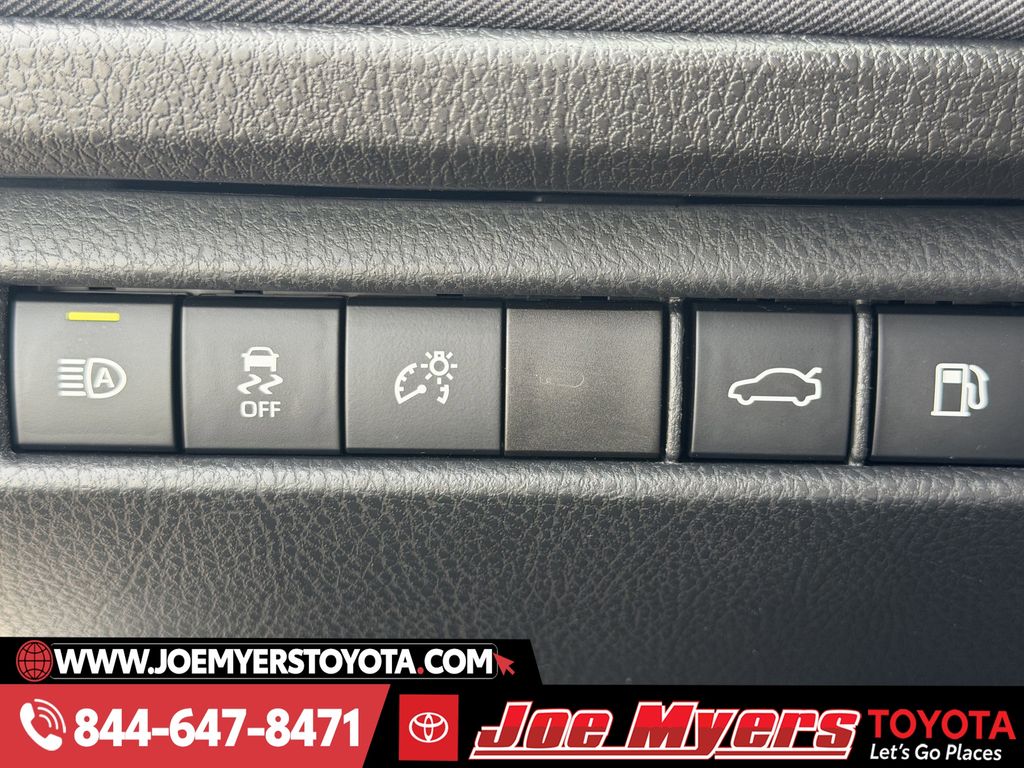 Used 2025 Ice Cap Toyota LE image 25