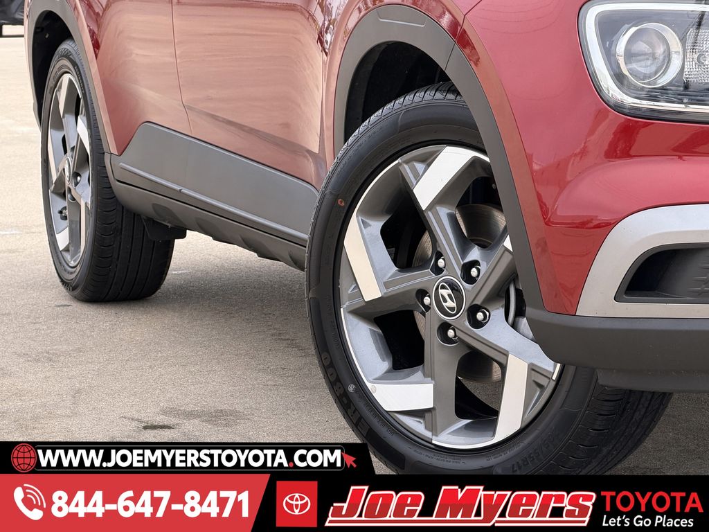 Used 2025 Ultimate Red Hyundai SEL image 11