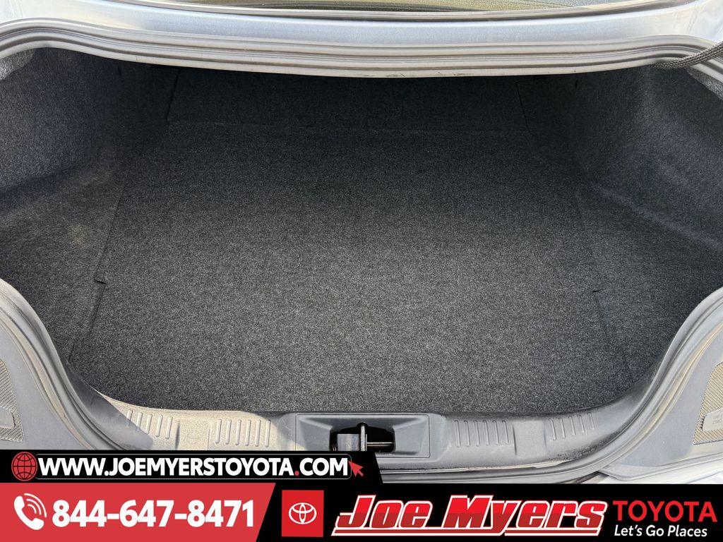 Used 2025 Silver Metallic Ford Ecoboost Premium image 28