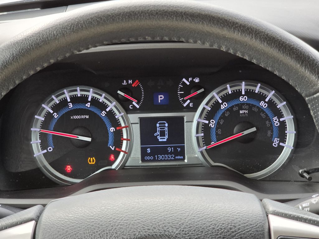 Used 2016 Midnight Black Metallic Toyota SR5 Premium image 15