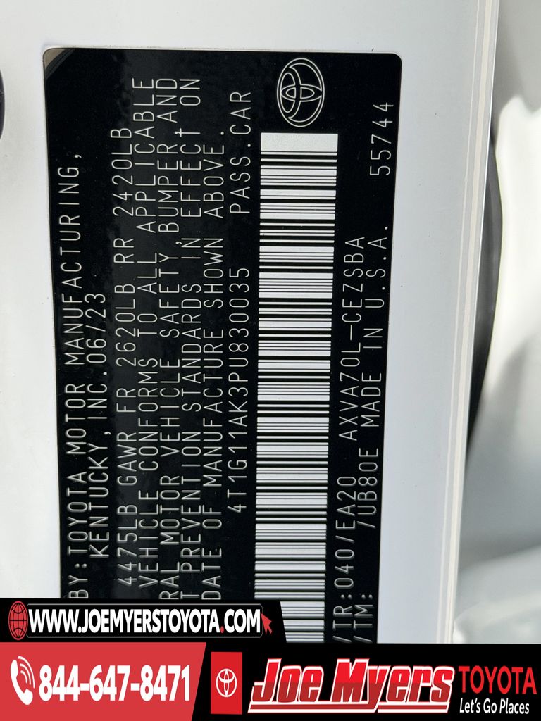 Used 2023 Ice Cap Toyota SE image 31