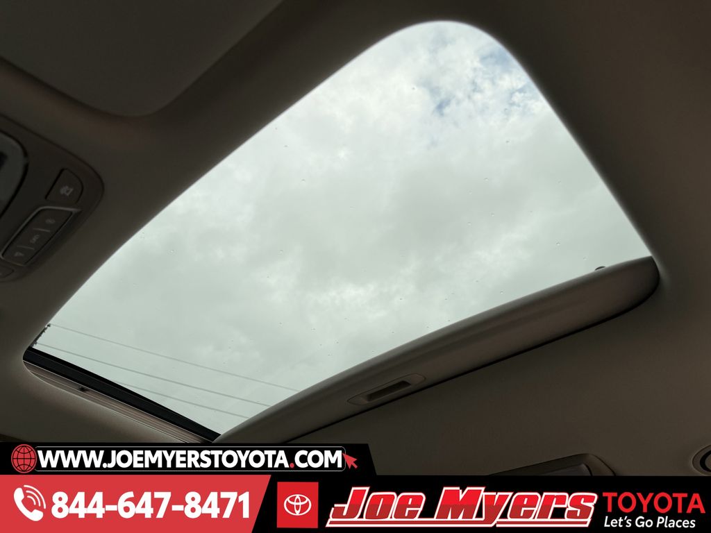 Used 2022 Gravity Gray Kia EX image 28