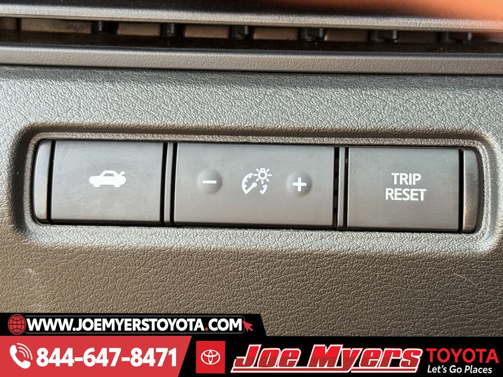 Used 2025 Super Black Clearcoat Nissan 2.5 SR image 25