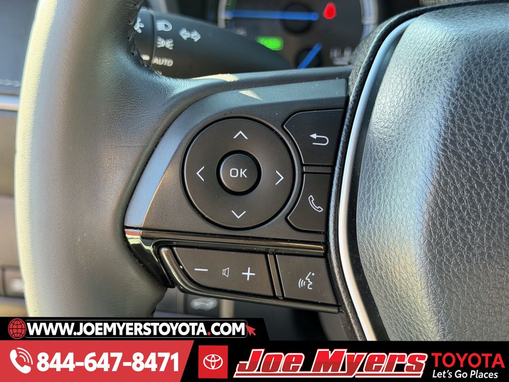 Used 2022 Ruby Flare Pearl Toyota XLE image 24