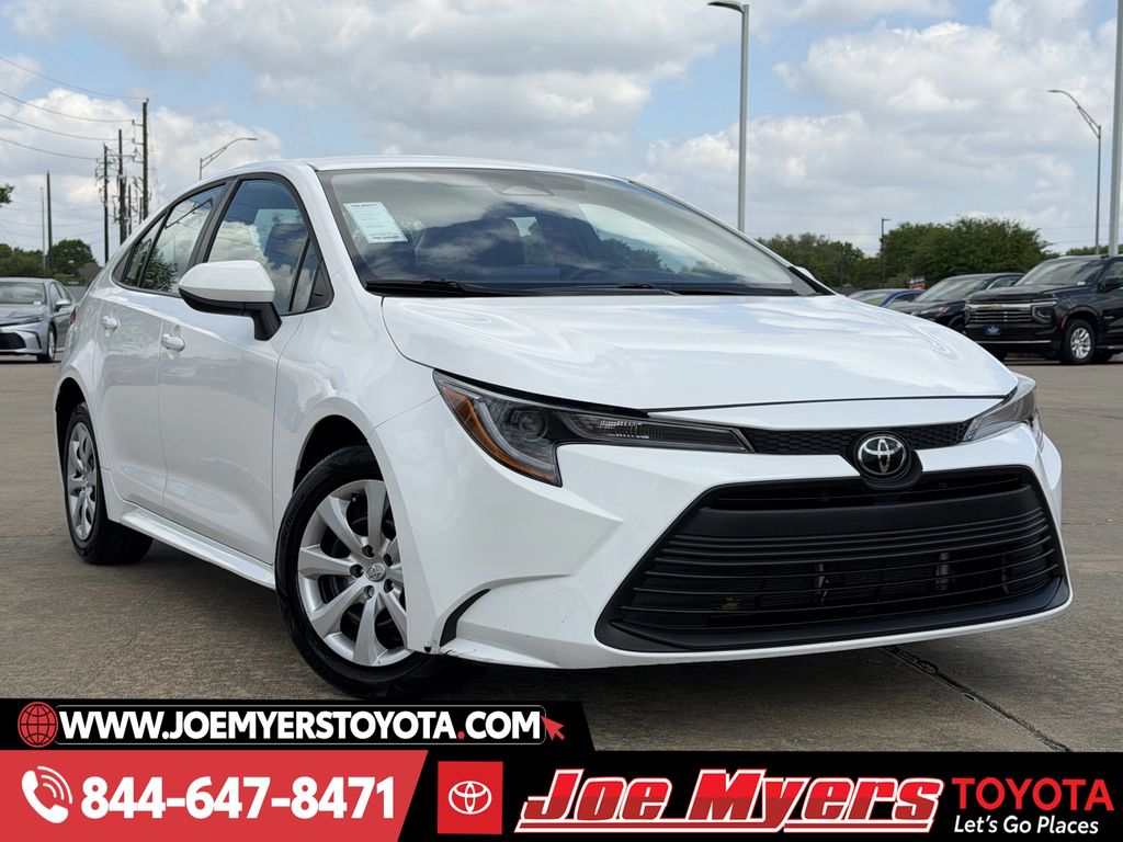 Used 2025 Ice Cap Toyota LE image 2