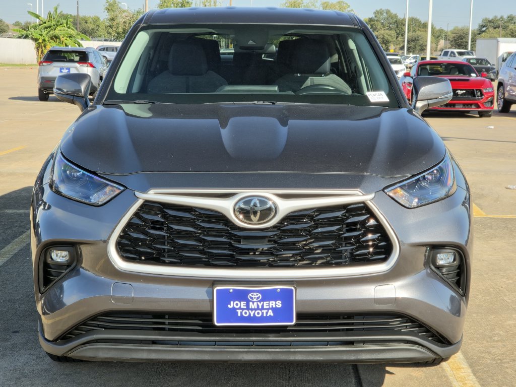 Used 2025 Toyota Highlander LE SUV