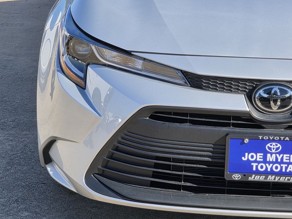 Used 2026 Classic Silver Metallic Toyota LE image 5