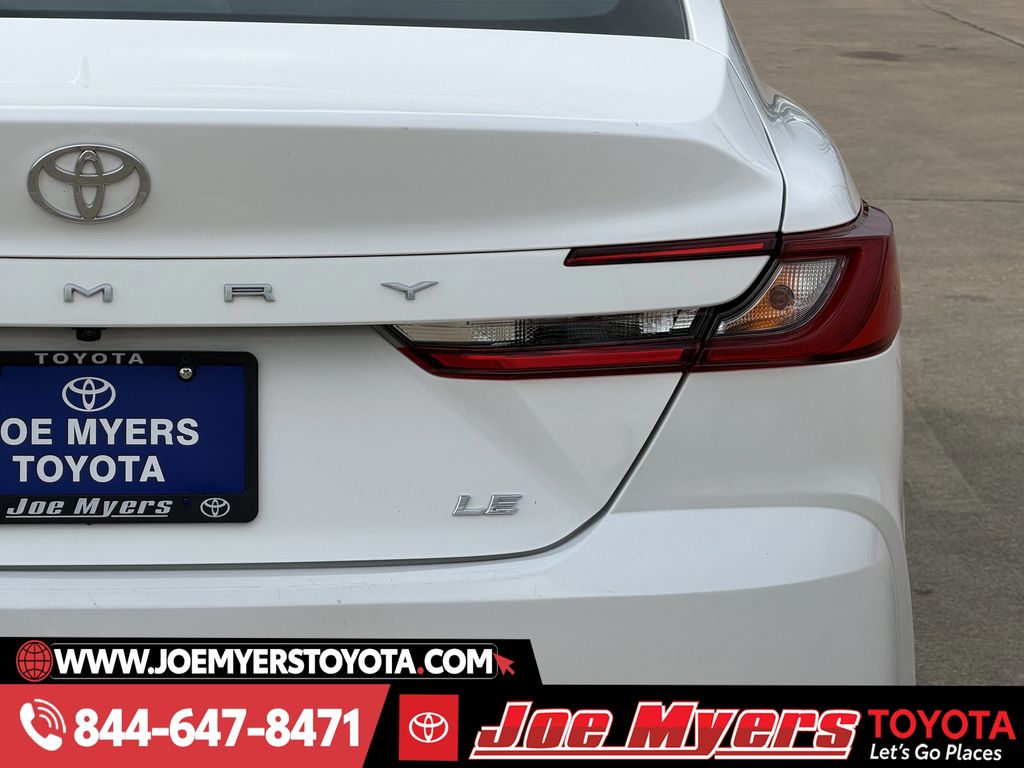 Used 2025 Ice Cap Toyota LE image 9