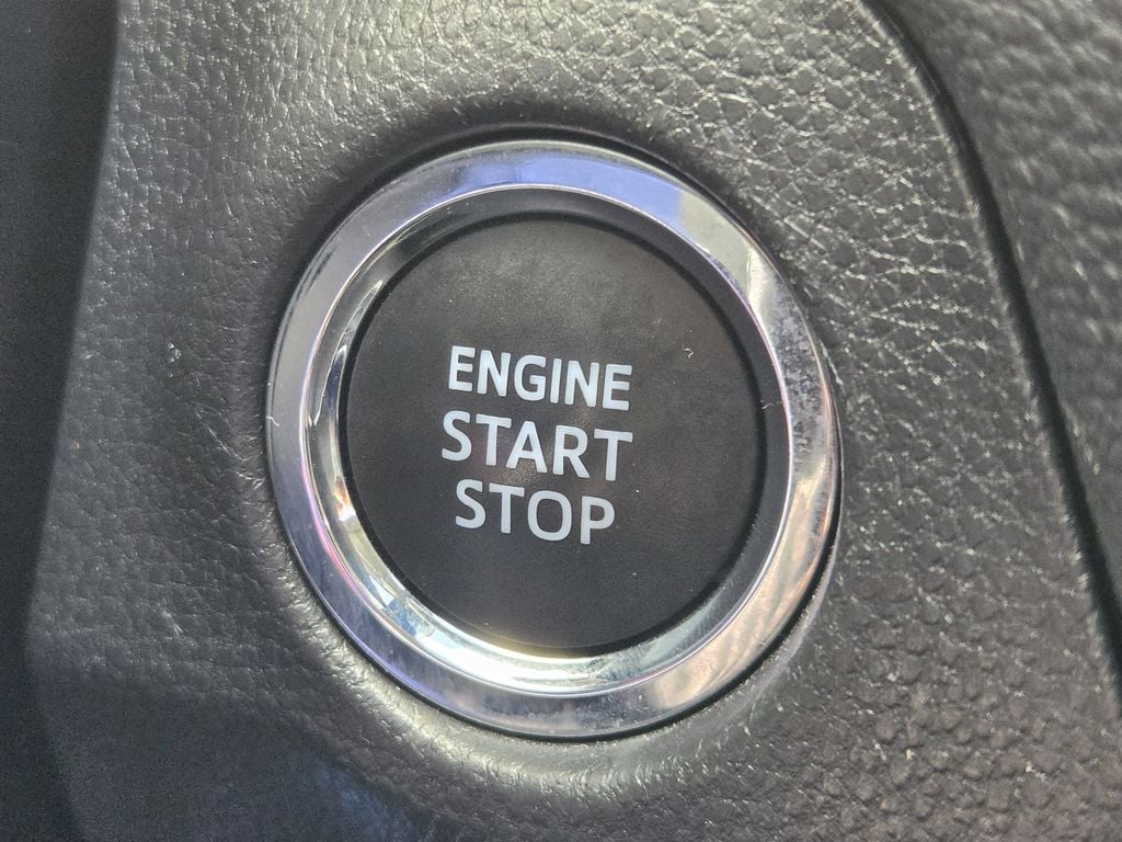 Used 2025 Silver Sky Metallic Toyota XLE image 22