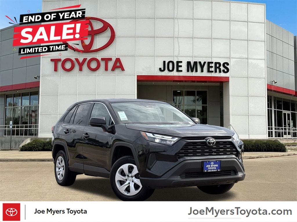 2025 Toyota RAV4 LE's photo