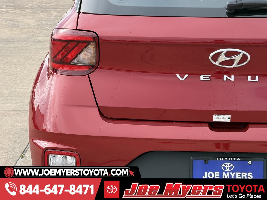 Used 2025 Ultimate Red Hyundai SEL image 10