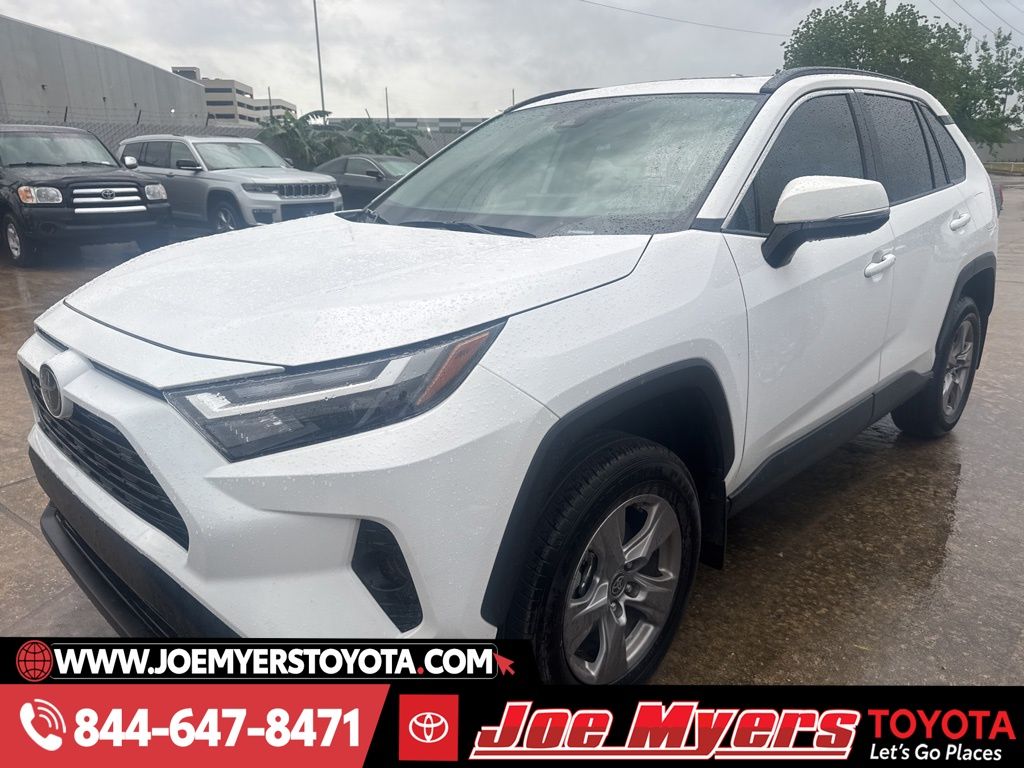 2025 Toyota RAV4 XLE