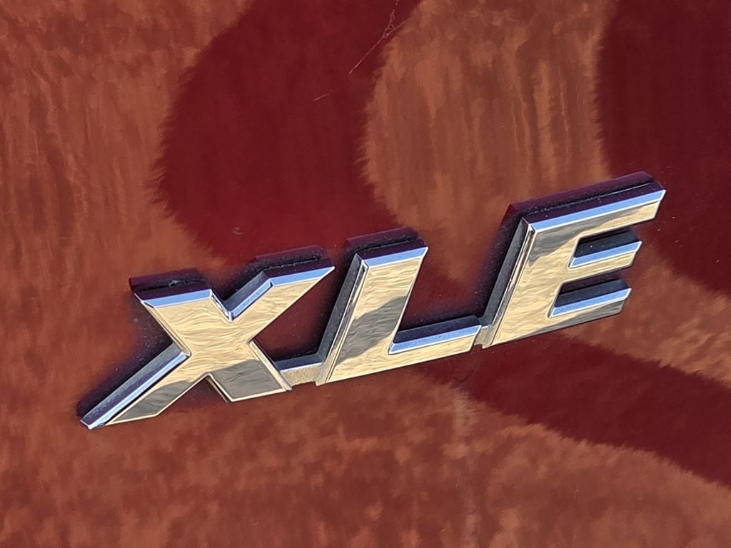 Used 2023 Pearl Toyota XLE image 11