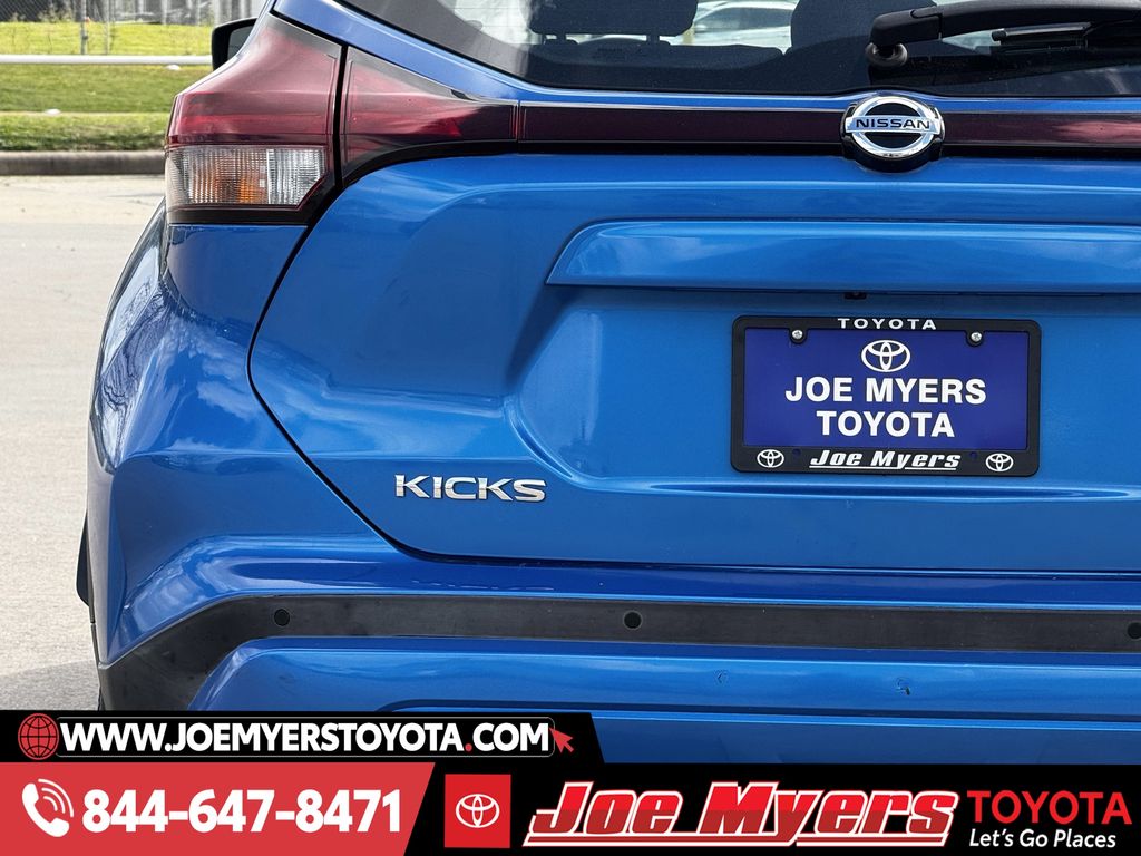 Used 2021 Electric Blue Metallic Nissan S image 10