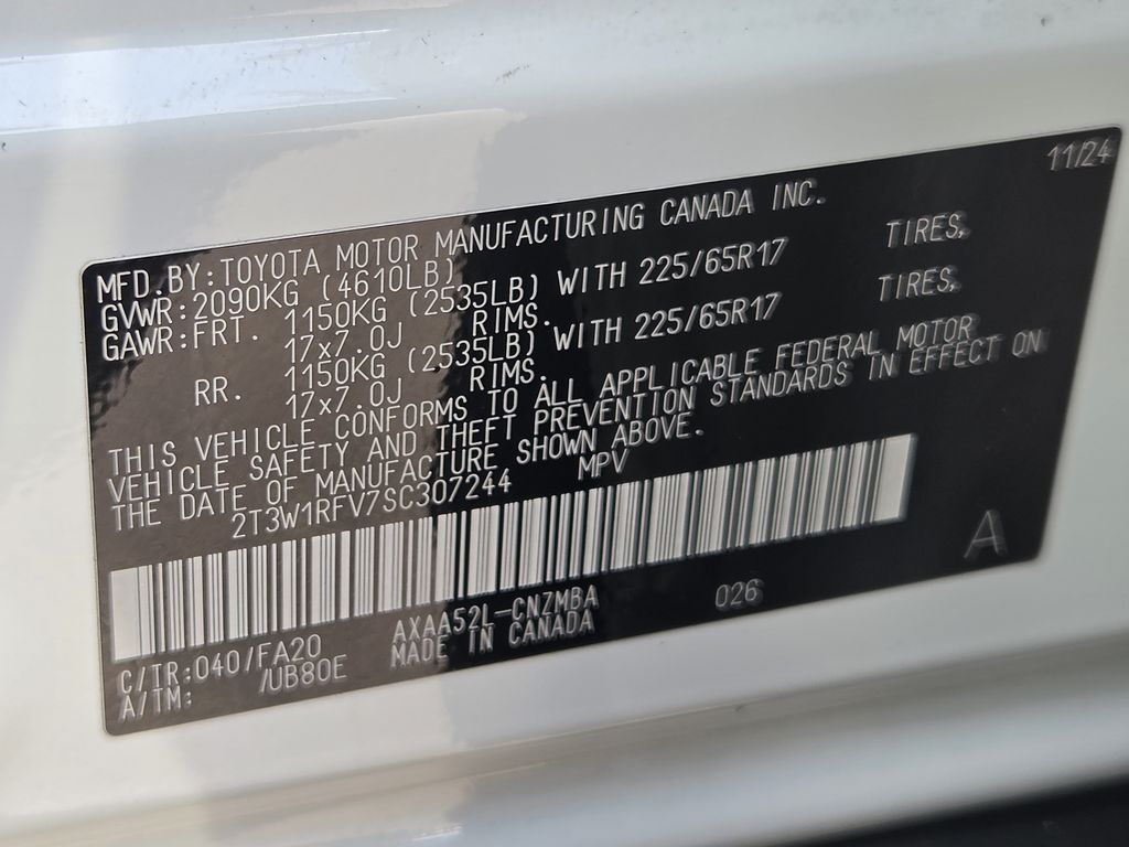 Used 2025 Ice Toyota XLE image 32
