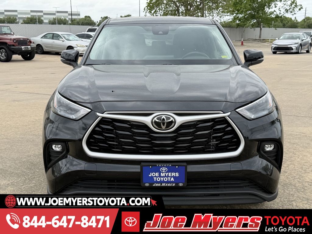 Used 2025 Midnight Black Metallic Toyota LE image 3