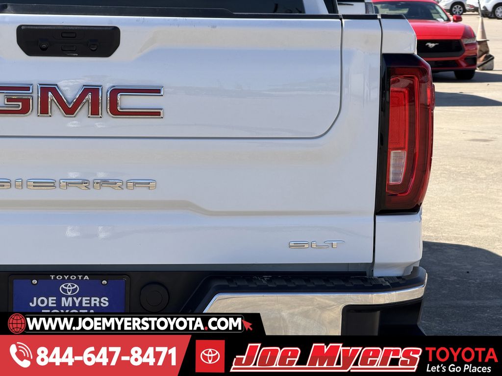 Used 2025 Summit White GMC SLT image 9