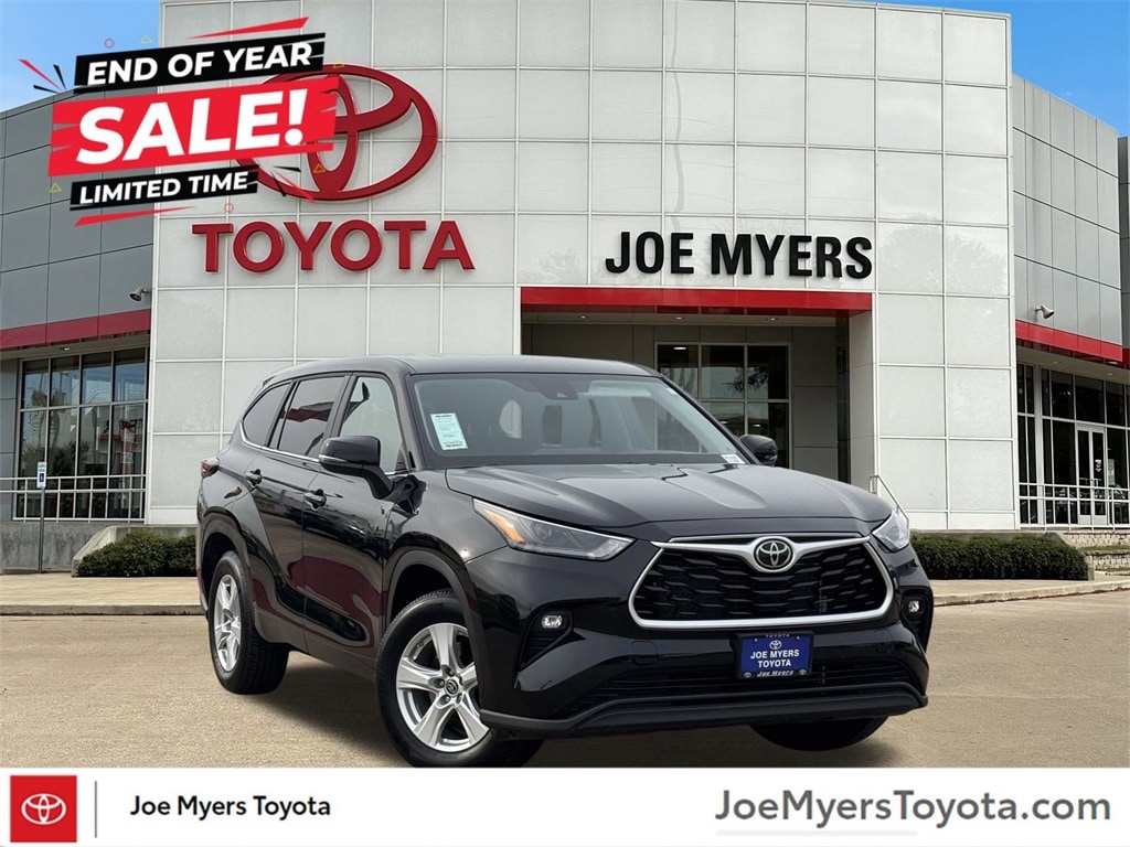 2025 Toyota Highlander LE's photo