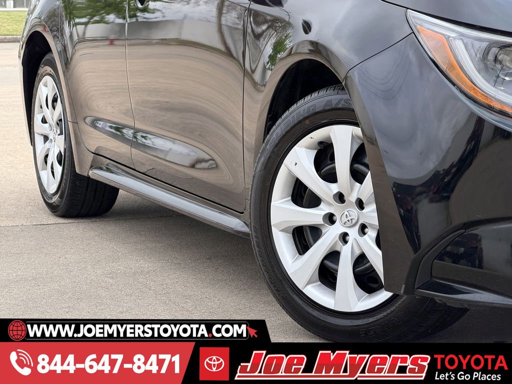 Used 2025 Midnight Black Metallic Toyota LE image 12