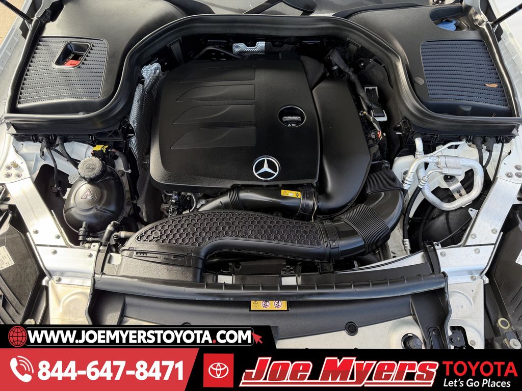 Used 2021 Polar White Mercedes-Benz GLC 300 image 32