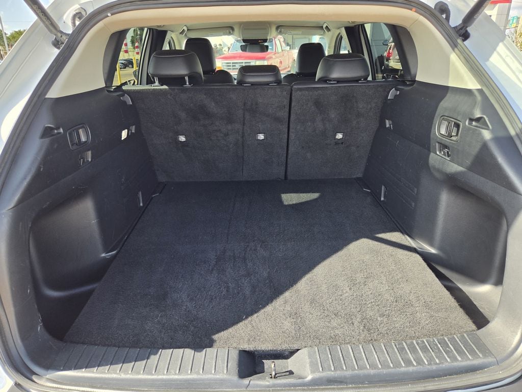 Used 2025 Wind Chill Pearl Mazda 2.5 S Preferred Package image 29