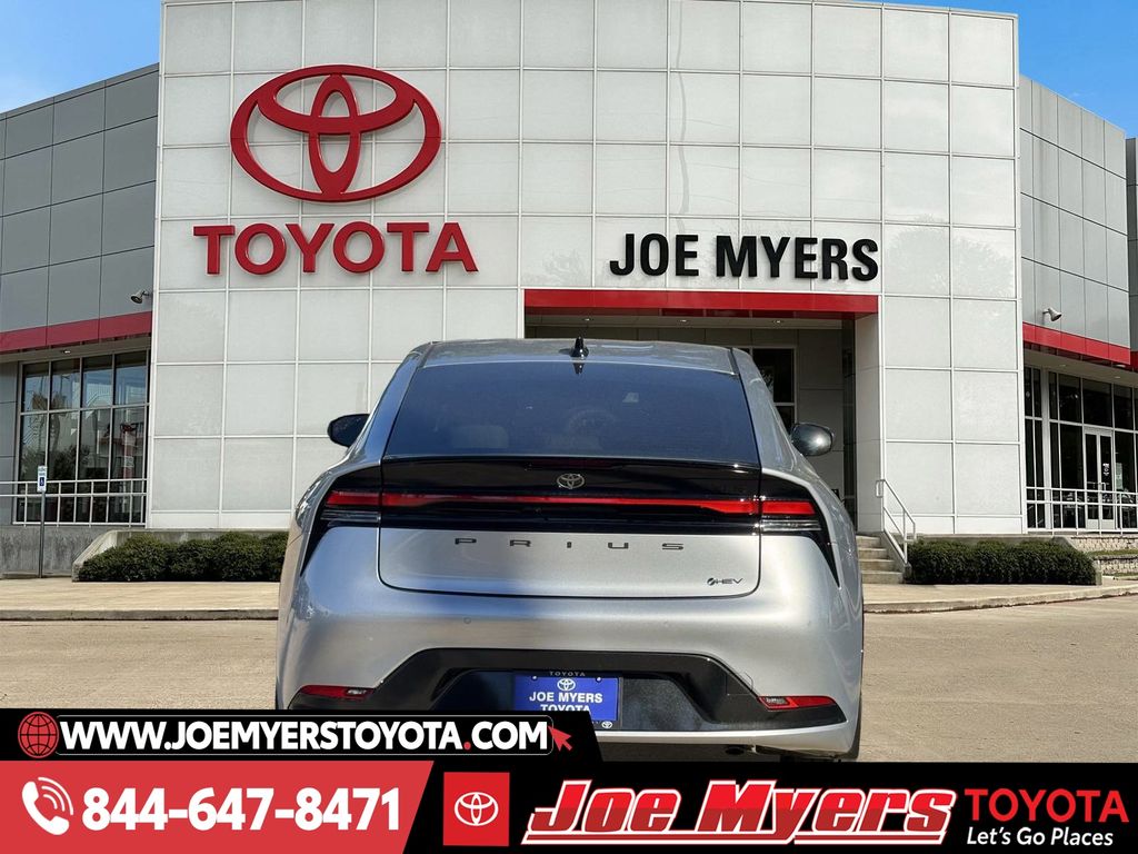 New 2026 Cutting Edge Toyota XLE image 6