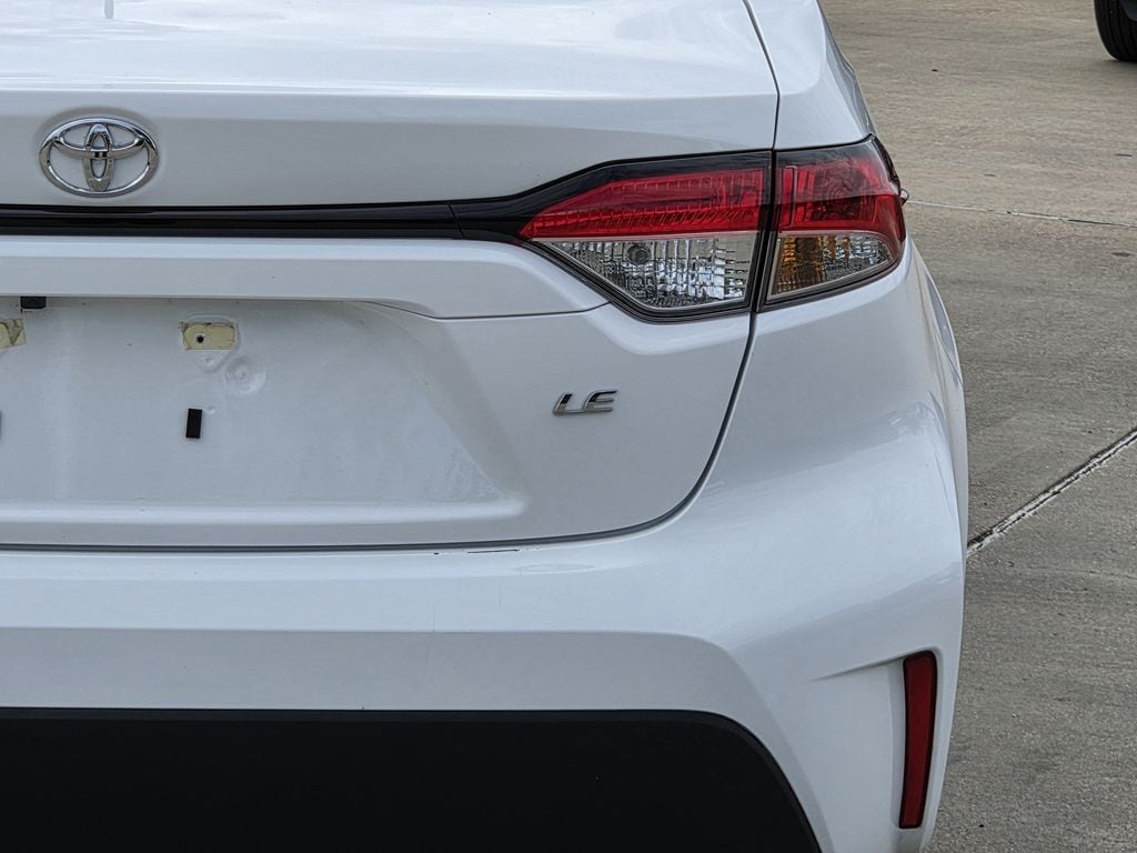 Used 2026 Ice Toyota LE image 9