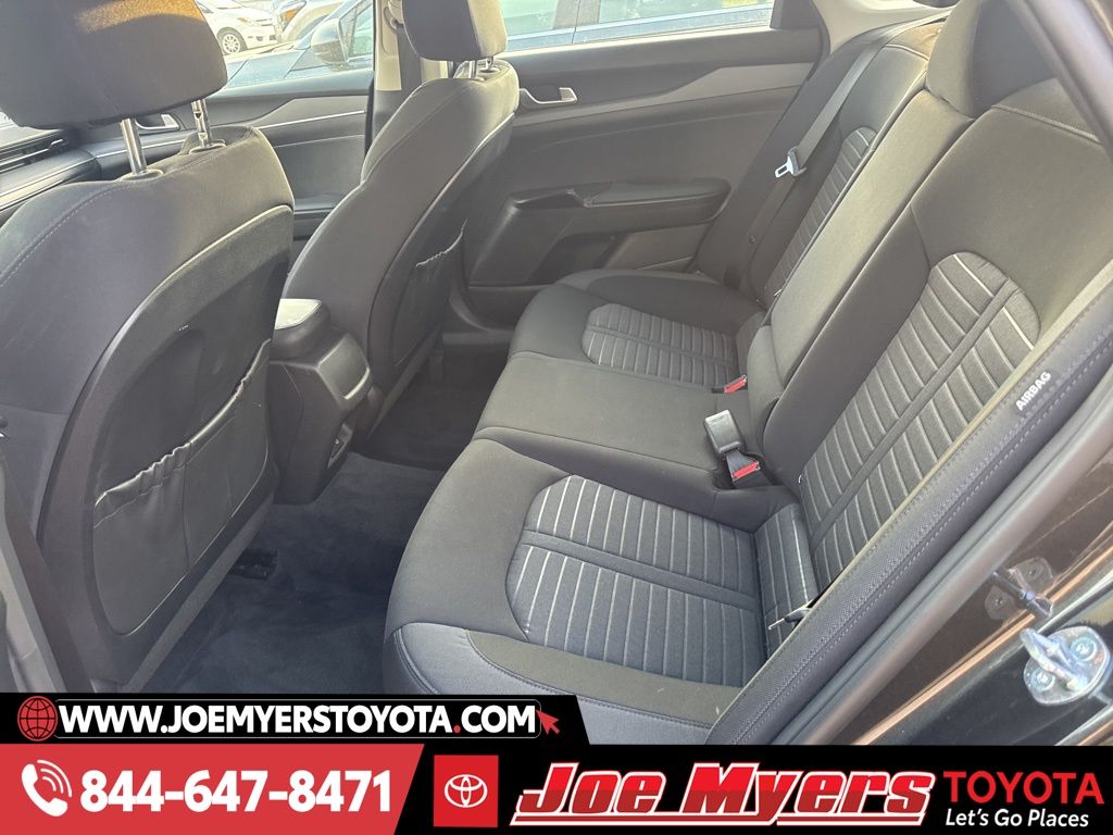 Used 2025 Interstellar Gray Kia LXS image 3