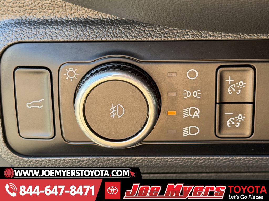 Used 2025 Gray Metallic Ford ST-Line image 25