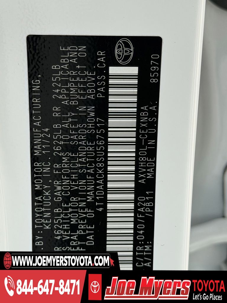 Used 2025 Ice Cap Toyota LE image 31