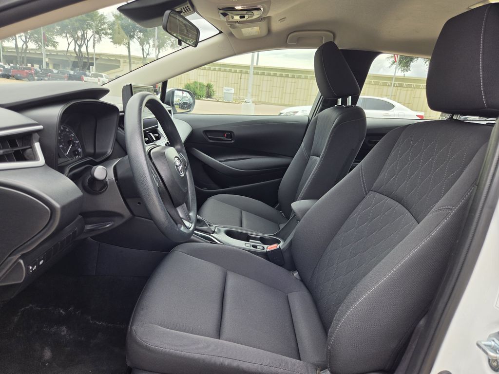 Used 2025 Ice Toyota LE image 26
