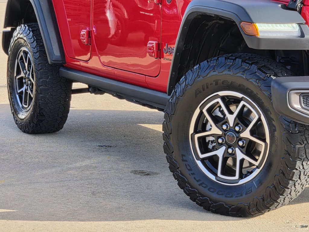 Used 2025 Firecracker Red Clearcoat Jeep Rubicon image 11