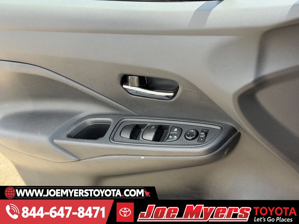 Used 2025 Brilliant Silver Metallic Nissan 1.6 SV image 24