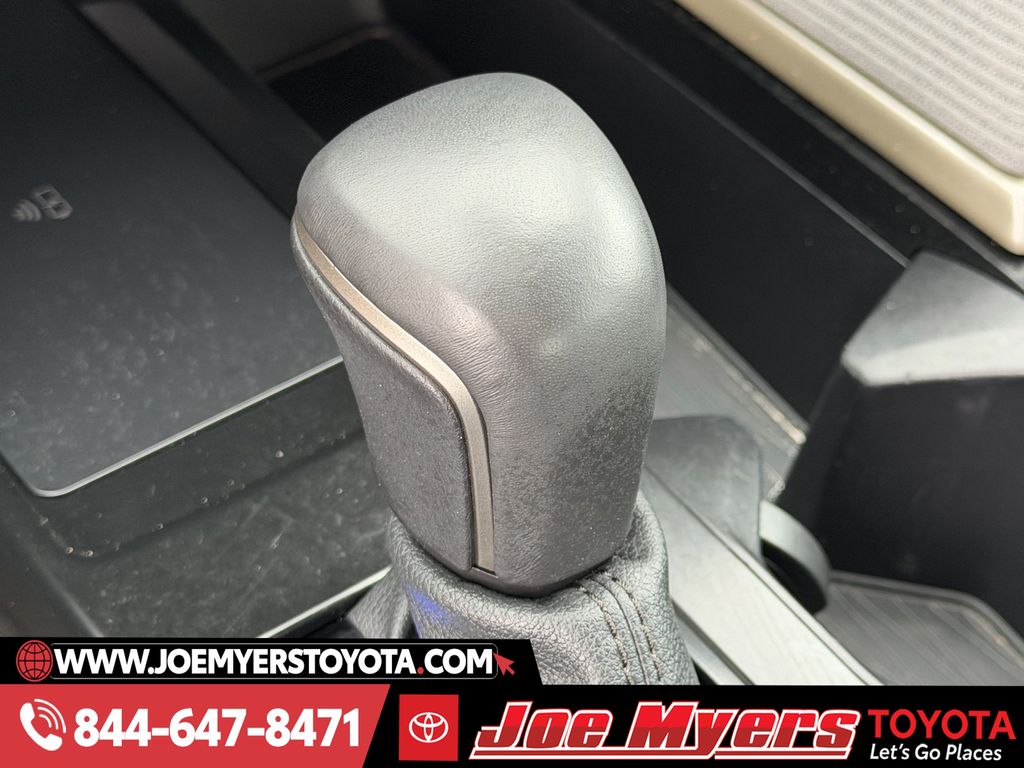 Used 2025 Ocean Gem Toyota SE image 21