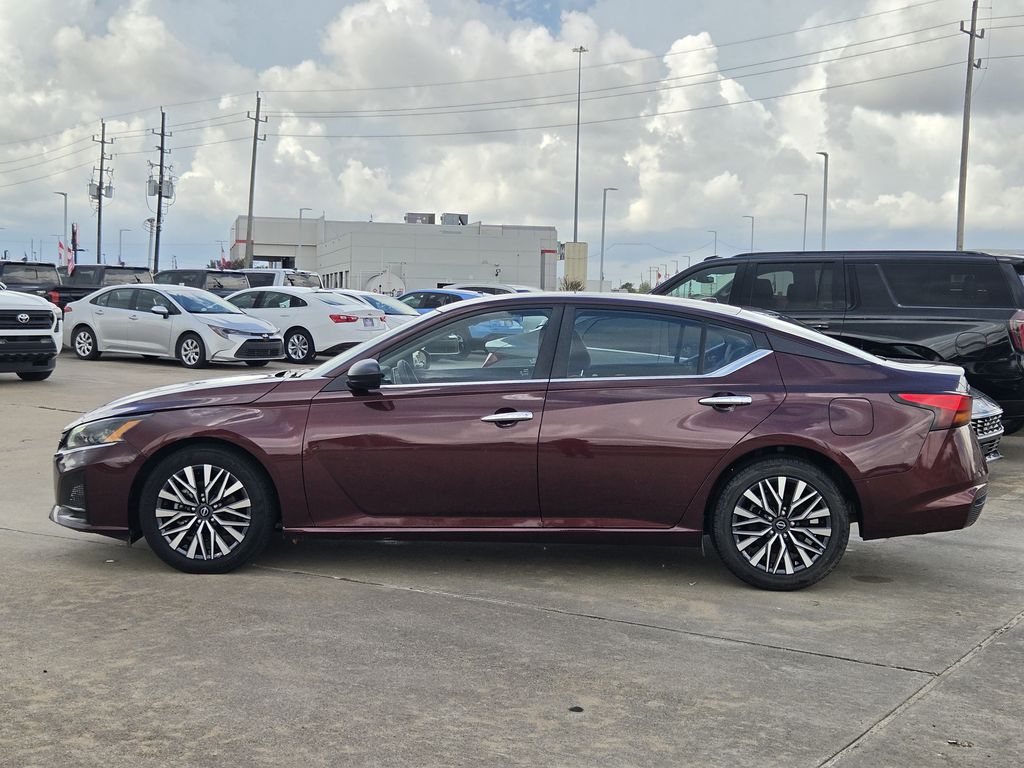 Used 2025 Garnet Pearl Metallic Nissan 2.5 SV image 6