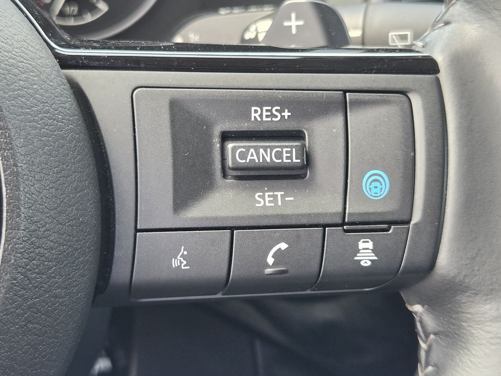 Used 2025 Super Black Nissan SL image 22