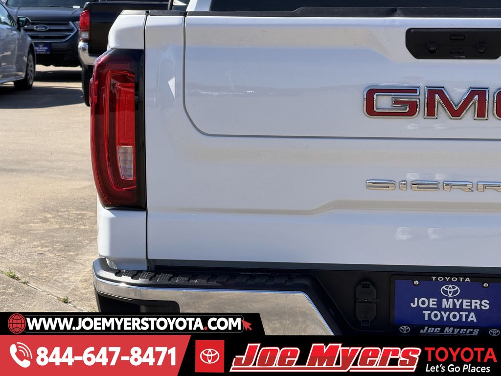 Used 2025 Summit White GMC SLT image 10