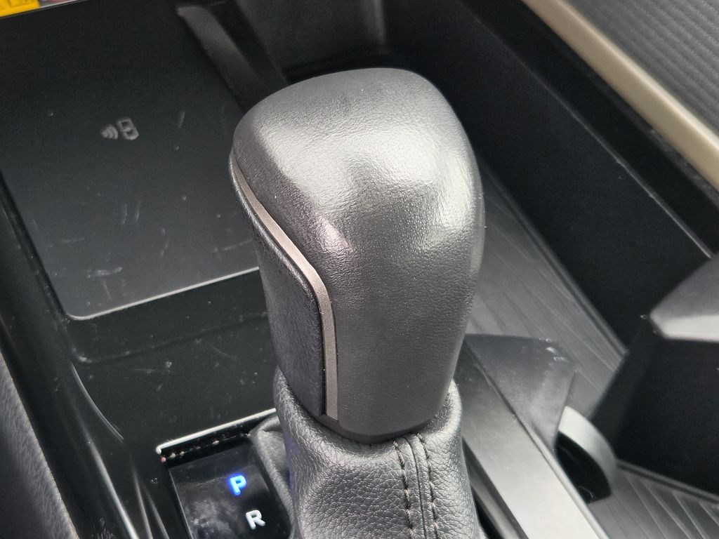 Used 2025 Ice Toyota SE image 21