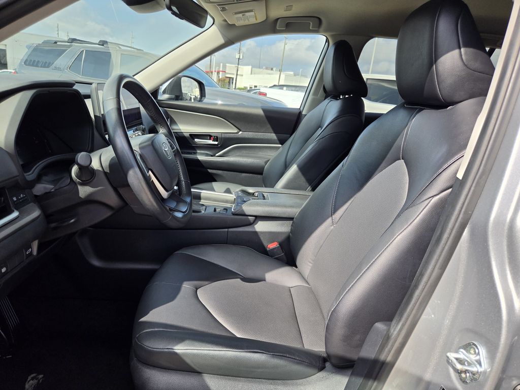 Used 2025 Celestial Silver Metallic Toyota XLE image 27