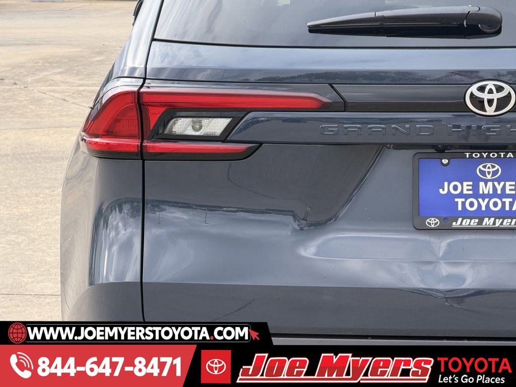 Used 2025 Storm Cloud Toyota XLE image 10