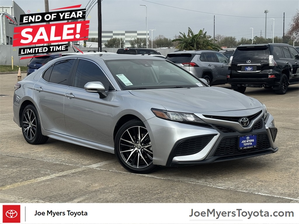 Used 2023 Toyota Camry SE Sedan