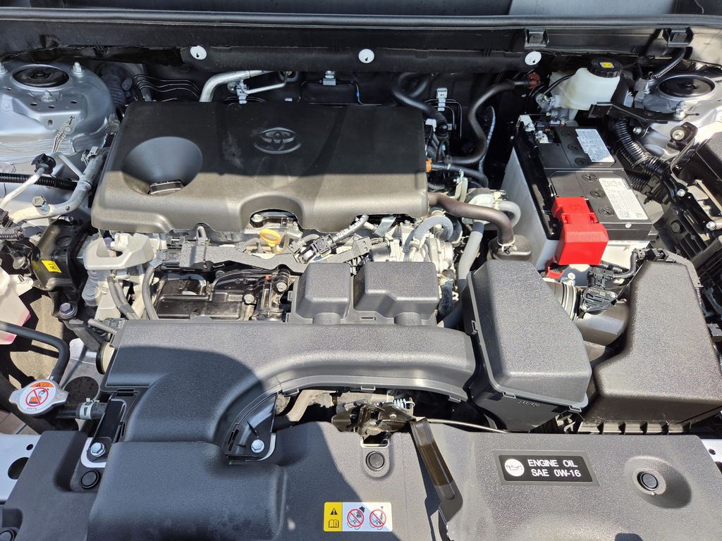 Used 2025 Silver Sky Metallic Toyota XLE image 31